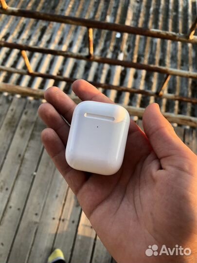 Наушники AirPods