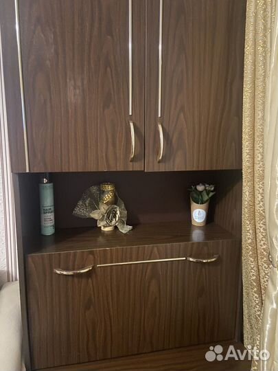 Книжный шкаф