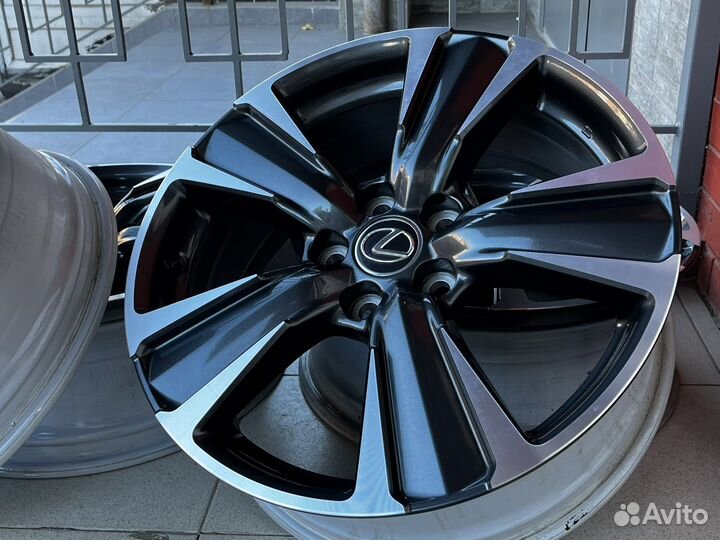 Оригинал С японии lexus UX единственные по РФ