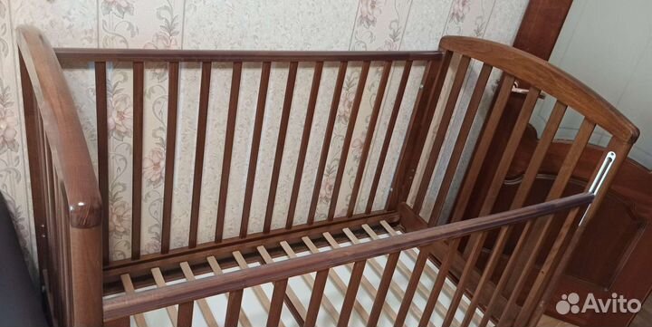 Детская кровать и комод Гандылян