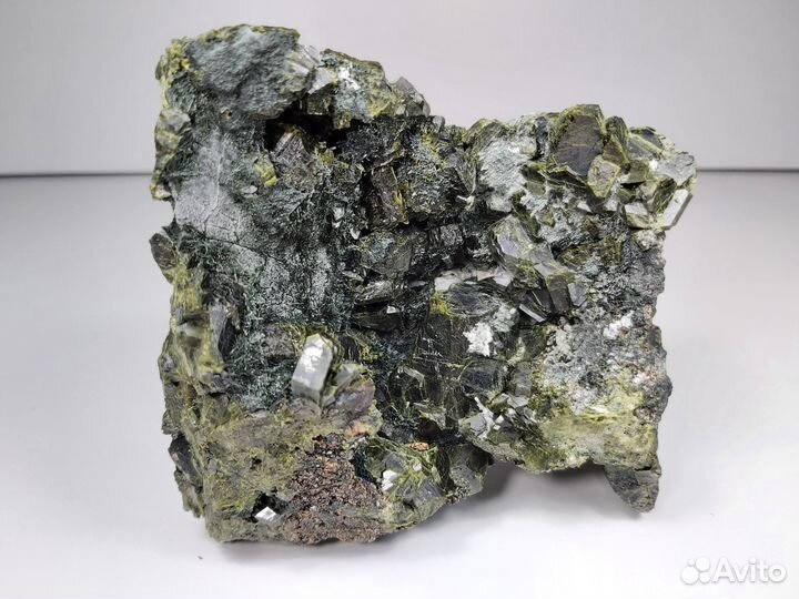 Эпидот, Малый Куйбас, 1,1 кг, 10,5х10х7,5 см