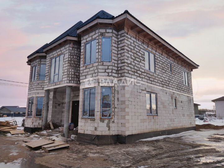 Дом 257 м² на участке 11,6 сот.