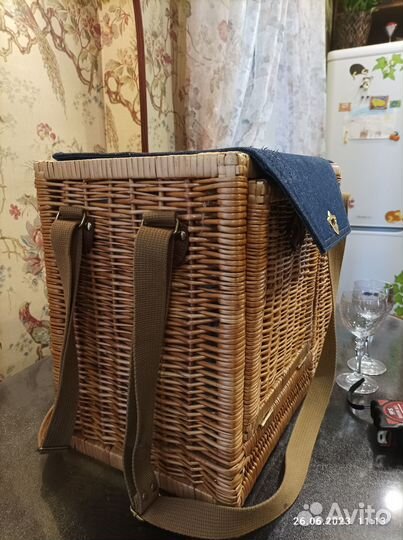 Корзина для пикника с посудой