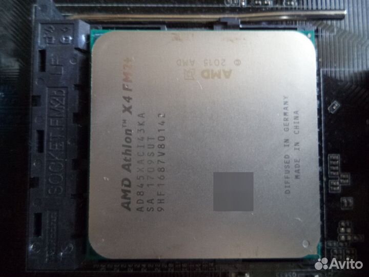 Материнская плата с процессором и памятью