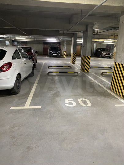 Машиноместо, 14 м²