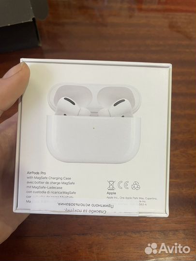 Наушники AirPods Pro