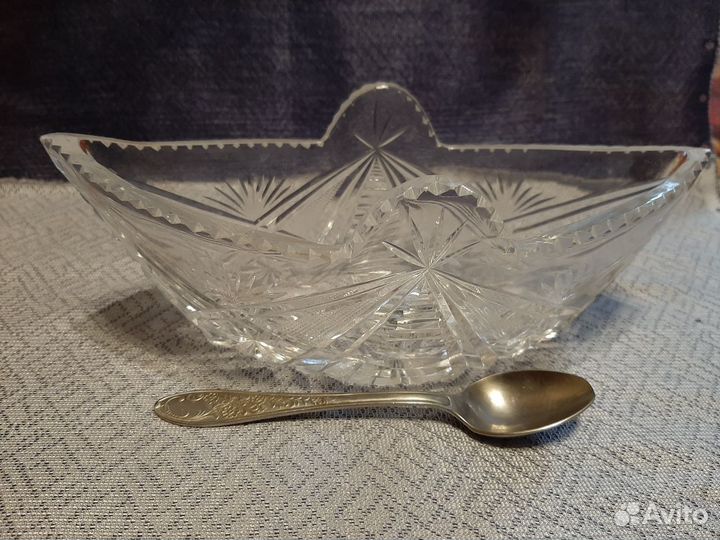 Вазы хрустальные разные