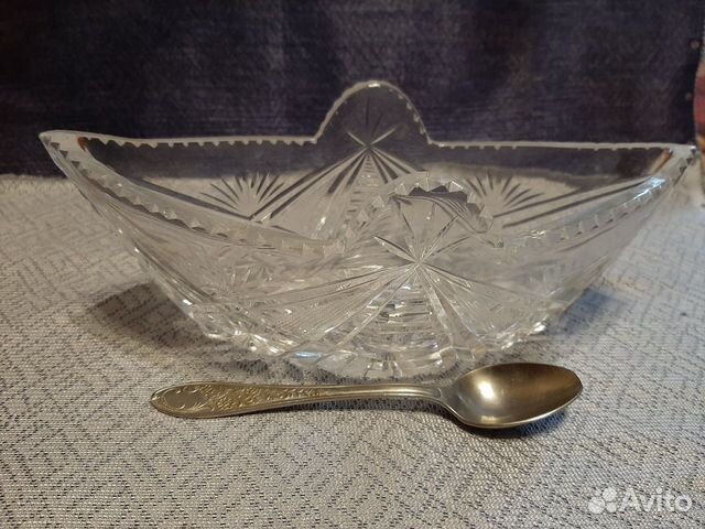 Вазы хрустальные разные