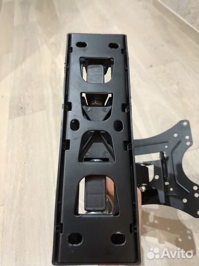 Кронштейн для телевизора поворотный