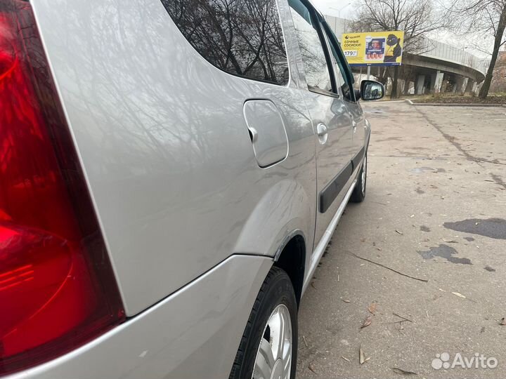 LADA Largus 1.6 МТ, 2014, 121 000 км