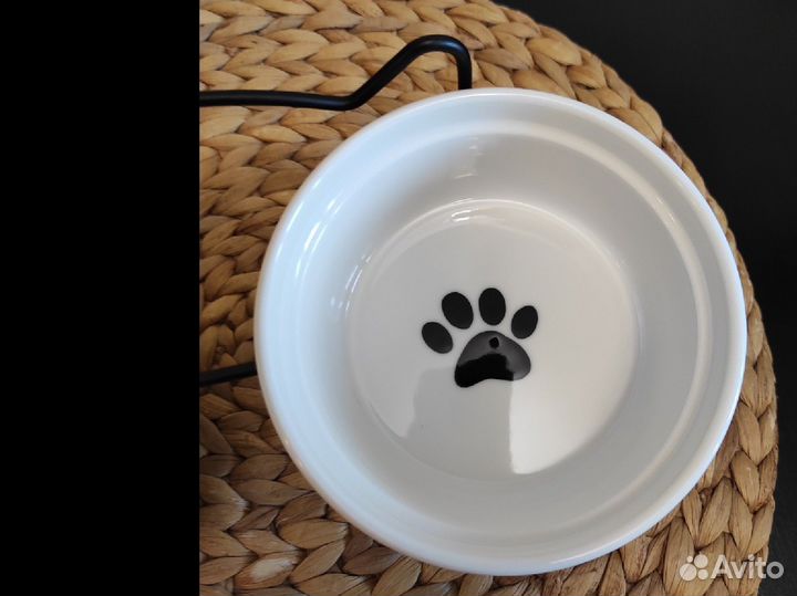 Двойная керамическая миска на подставке для кошек