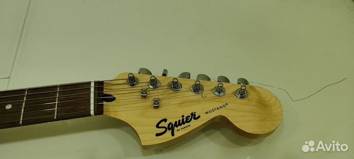 Электрогитара fender squier Mustang black bullet