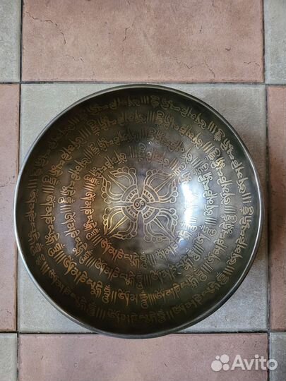 Кованая поющая чаша из Тибета