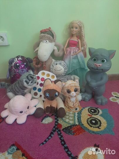 Говорящий кот Том, большая Барби и их друзья