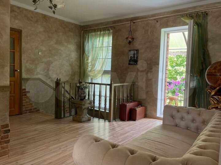 2-к. квартира, 80 м², 2/2 эт.