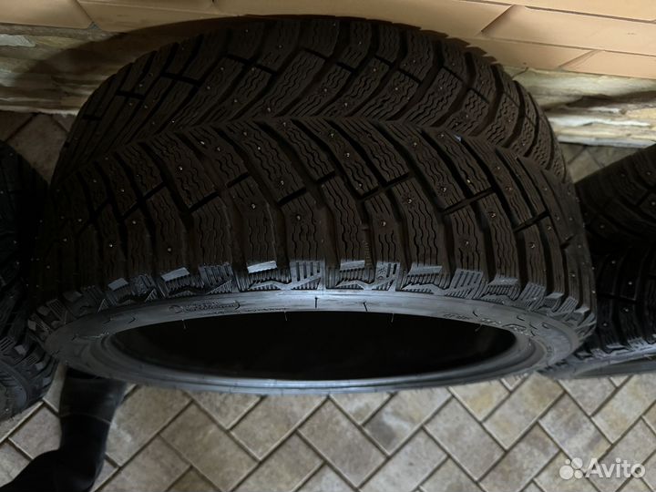 Michelin X-Ice 245/40 R19 и 265/35 R19 98H