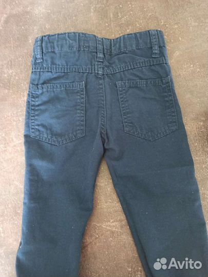 Рубашка и джинсы