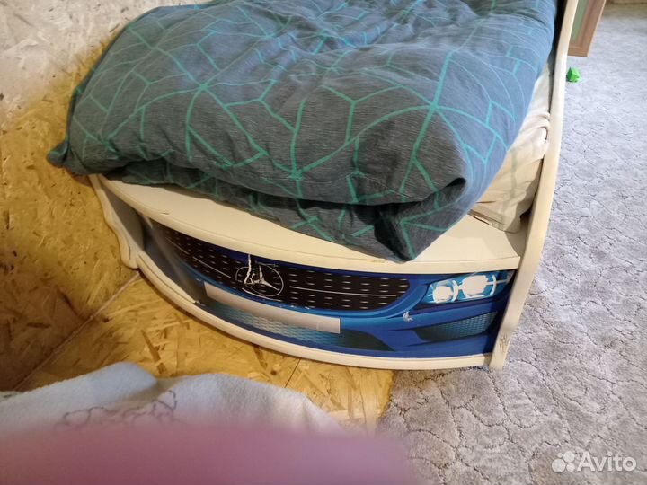 Детская кровать машинка