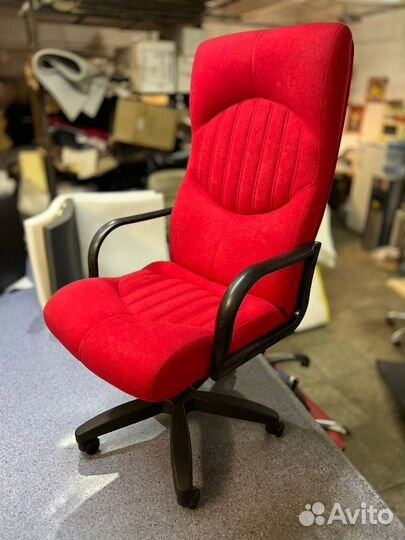 Офисное кресло