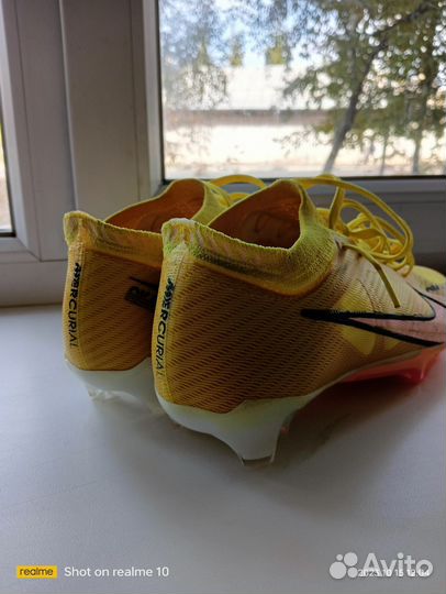 Футбольные бутсы