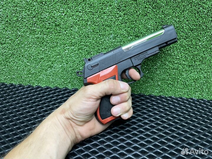 Пневматический пистолет детский из пластика