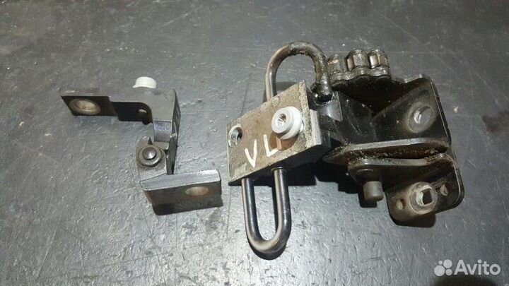 Петли двери передние левые Porsche Cayenne 957