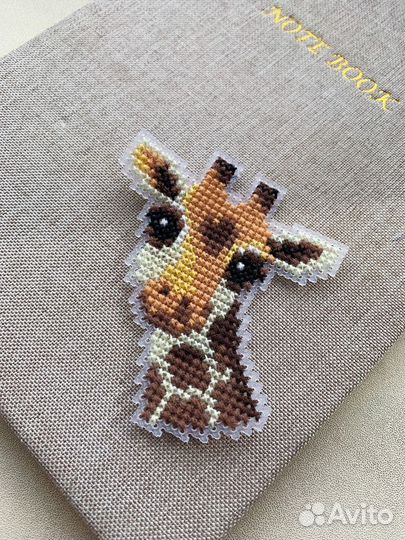 Значки брошь брелок