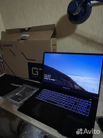 Ноутбук gigabyte G7 ME