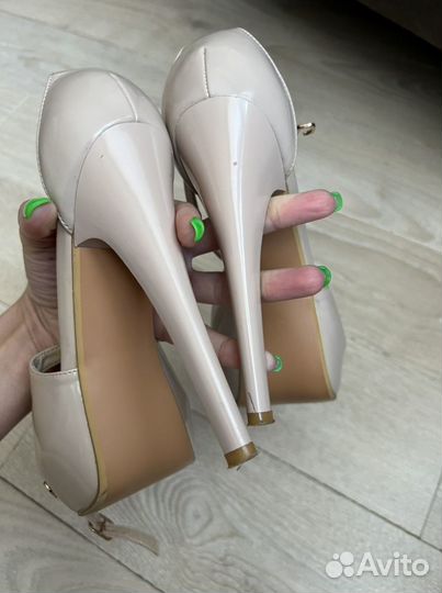 Босоножки бежевыЕ с открытым носом