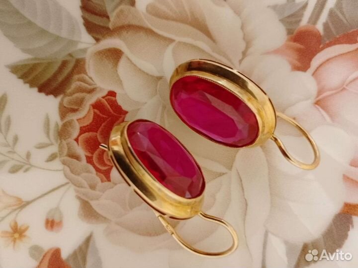 Золотые серьги