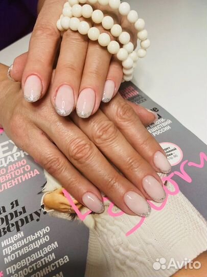 Маникюр, наращивание ресниц