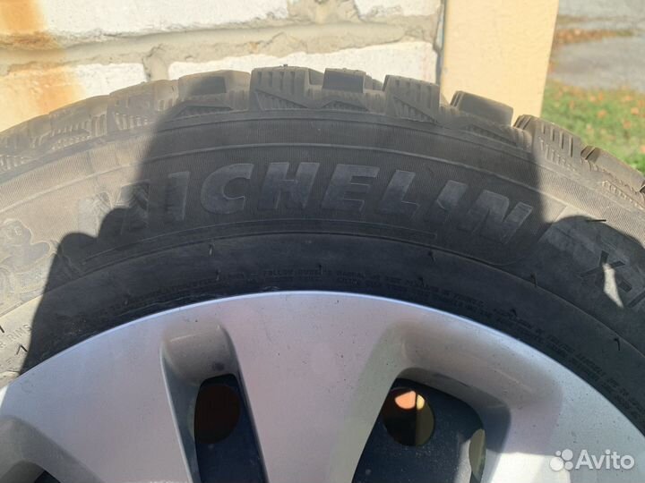R15 Michelin X-Ice North 4 185/65, PCD 4x100 DIA 54.1
