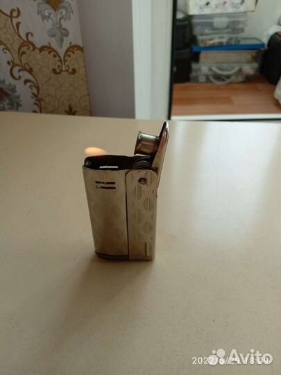Зажигалка бензиновая
