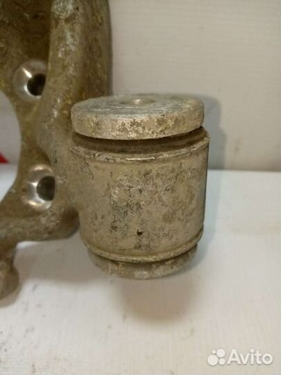 Volkswagen phaeton кулак задний правый 3d0505436m