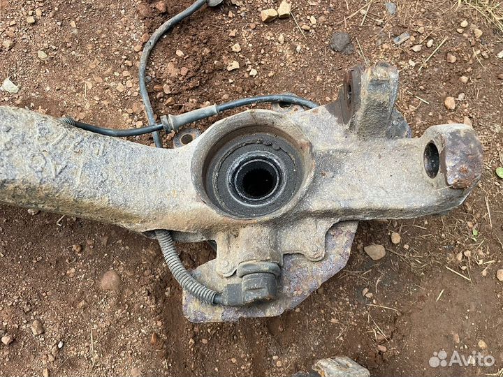 Кулак поворотный VW Passat B5 2.3 AGZ