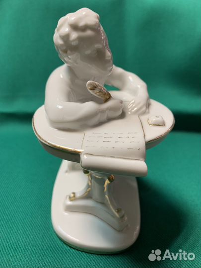 Статуэтка юный Пушкин. лфз