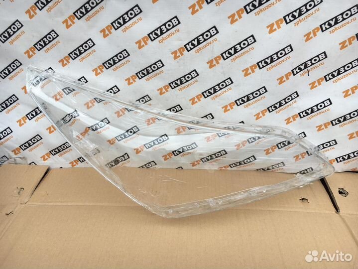 Solaris 1 2014-2016г Новое стекло правой фары