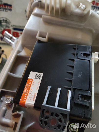 Блок управления кондиционером Toyota Prius хэтчбек