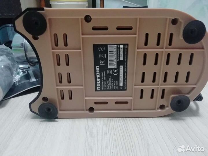 Мясорубка электрическая redmond