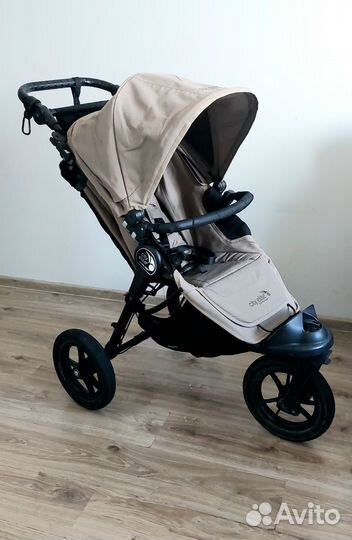 Прогулочная коляска Baby Jogger City Elite