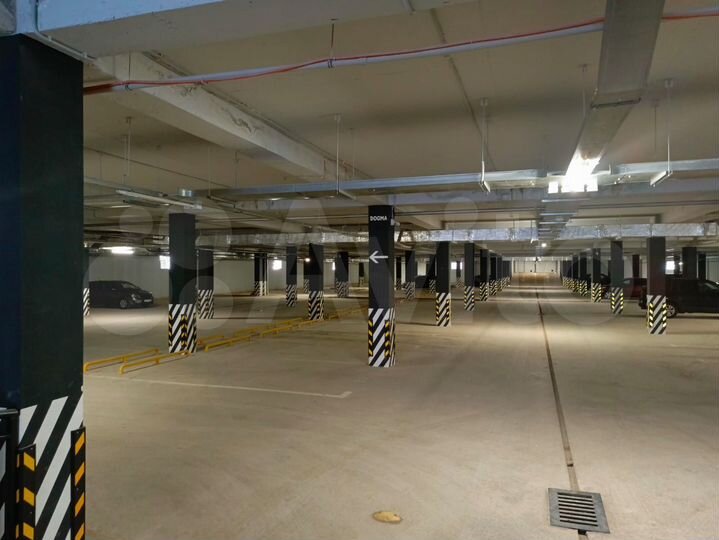 Машиноместо, 14 м²