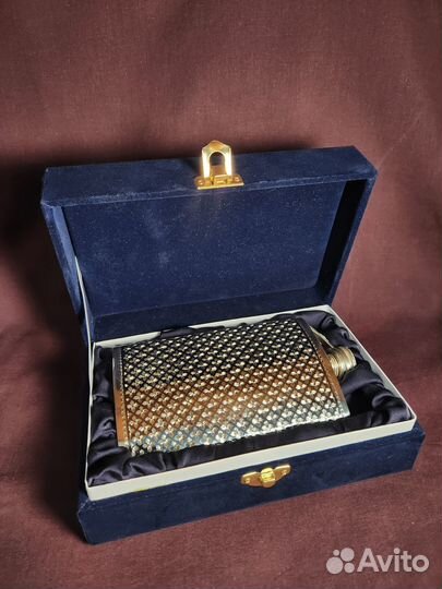 Серебряная фляжка