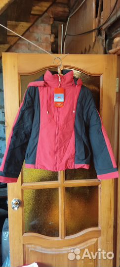 Куртки новые
