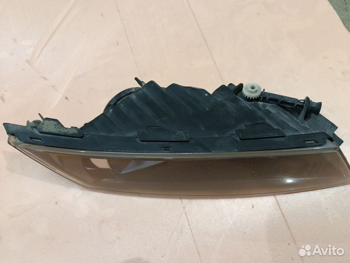 Фара противотуманная левая skoda superb