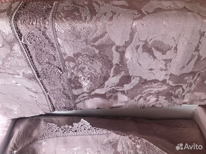 Покрывало с наволочками на кровать