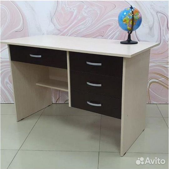 Стол письменный