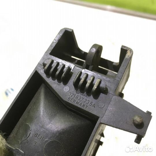 Ручка двери задней внутренняя левая Фольксваген