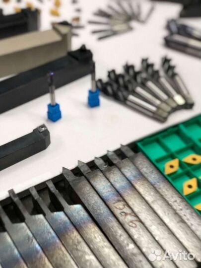 Токарный фрезерный инструмент