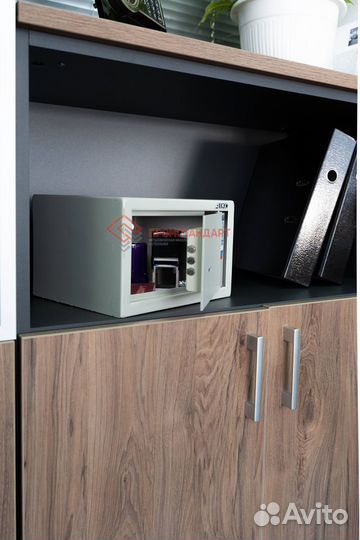 Сейф металлический