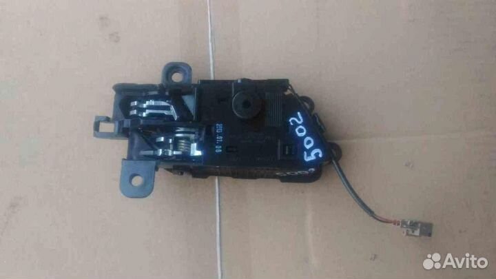 Ручка двери Kia Quoris 2012